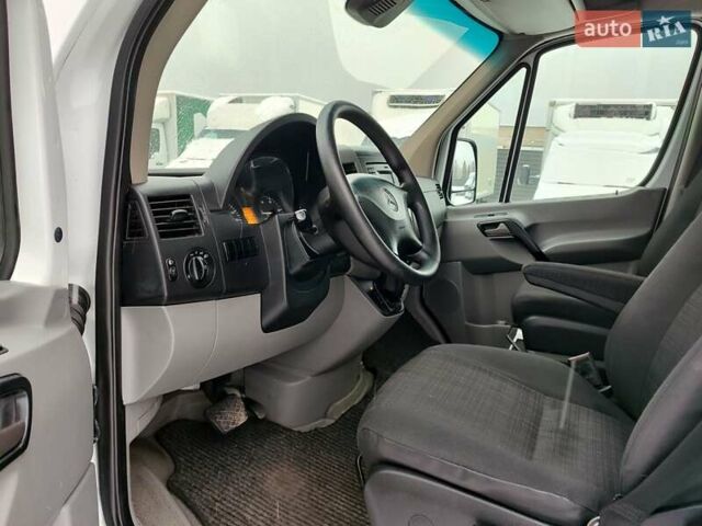 Белый Мерседес Sprinter, объемом двигателя 2.1 л и пробегом 350 тыс. км за 25900 $, фото 15 на Automoto.ua
