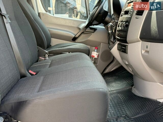 Белый Мерседес Sprinter, объемом двигателя 2.2 л и пробегом 320 тыс. км за 14950 $, фото 37 на Automoto.ua