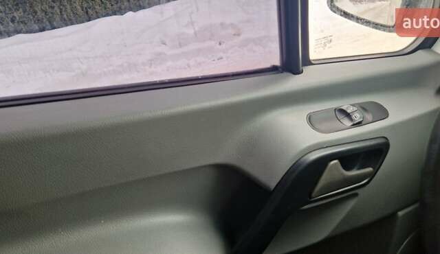 Белый Мерседес Sprinter, объемом двигателя 2.14 л и пробегом 291 тыс. км за 28500 $, фото 23 на Automoto.ua