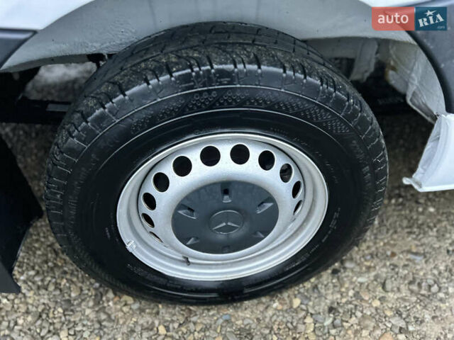 Белый Мерседес Sprinter, объемом двигателя 2.2 л и пробегом 175 тыс. км за 20500 $, фото 25 на Automoto.ua