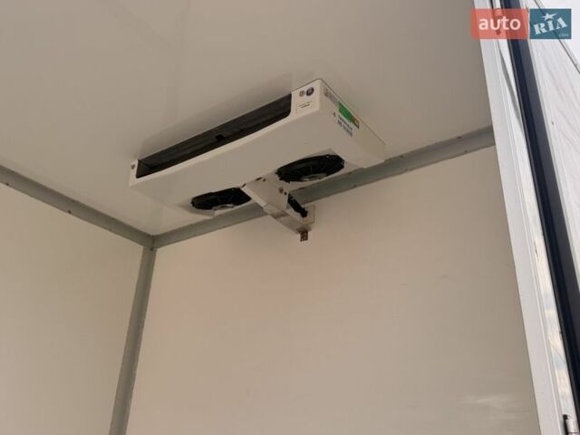 Белый Мерседес Sprinter, объемом двигателя 2.2 л и пробегом 238 тыс. км за 35000 $, фото 19 на Automoto.ua