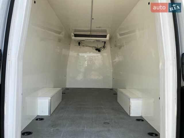 Белый Мерседес Sprinter, объемом двигателя 2.2 л и пробегом 175 тыс. км за 21950 $, фото 33 на Automoto.ua