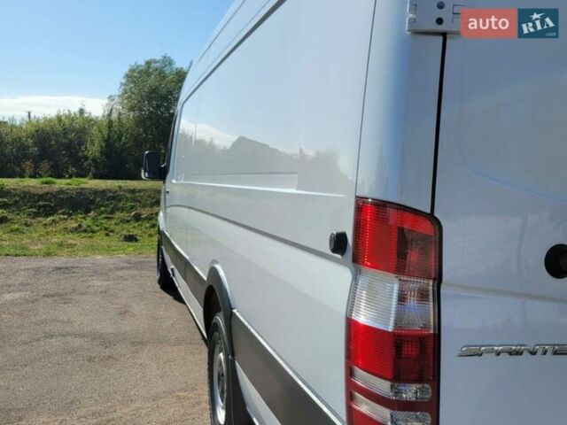Белый Мерседес Sprinter, объемом двигателя 3 л и пробегом 311 тыс. км за 31900 $, фото 8 на Automoto.ua