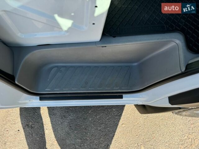 Белый Мерседес Sprinter, объемом двигателя 2.14 л и пробегом 283 тыс. км за 19500 $, фото 34 на Automoto.ua