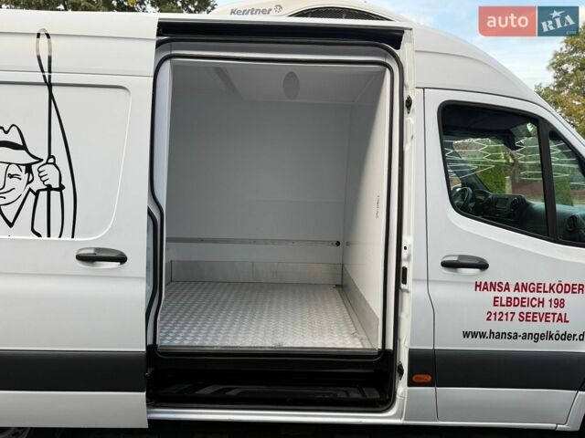 Белый Мерседес Sprinter, объемом двигателя 2.2 л и пробегом 330 тыс. км за 24500 $, фото 18 на Automoto.ua