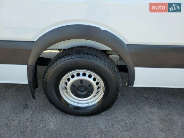 Белый Мерседес Sprinter, объемом двигателя 3 л и пробегом 311 тыс. км за 31900 $, фото 15 на Automoto.ua