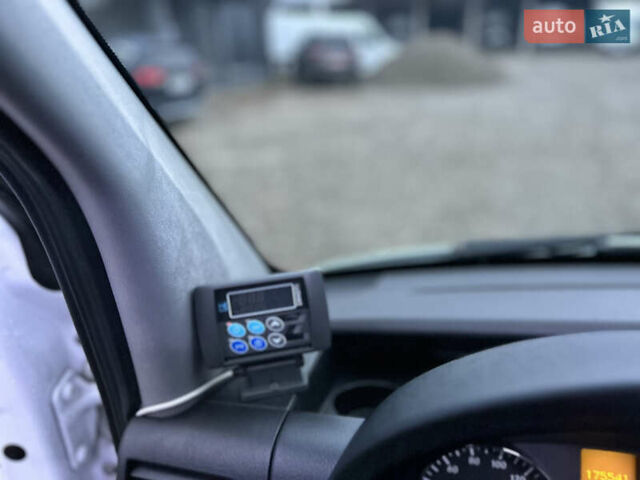 Белый Мерседес Sprinter, объемом двигателя 2.2 л и пробегом 175 тыс. км за 20500 $, фото 51 на Automoto.ua