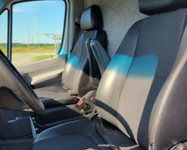 Белый Мерседес Sprinter, объемом двигателя 3 л и пробегом 311 тыс. км за 31900 $, фото 32 на Automoto.ua