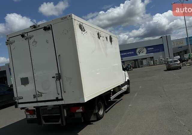 Белый Мерседес Sprinter, объемом двигателя 2.14 л и пробегом 320 тыс. км за 35191 $, фото 6 на Automoto.ua