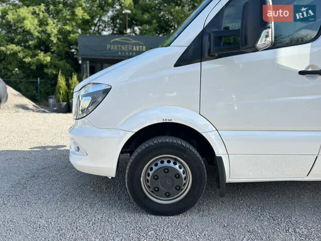 Белый Мерседес Sprinter, объемом двигателя 3 л и пробегом 225 тыс. км за 33800 $, фото 4 на Automoto.ua