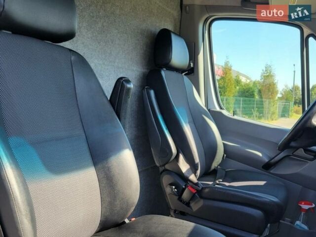Белый Мерседес Sprinter, объемом двигателя 3 л и пробегом 311 тыс. км за 31900 $, фото 26 на Automoto.ua