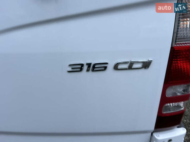 Белый Мерседес Sprinter, объемом двигателя 2.2 л и пробегом 175 тыс. км за 20500 $, фото 28 на Automoto.ua