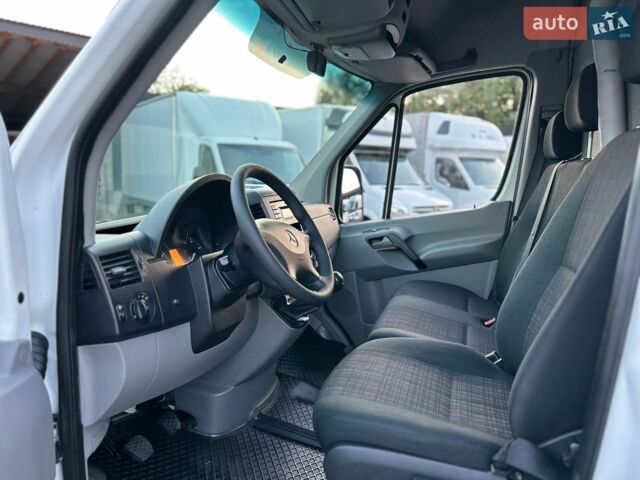 Білий Мерседес Sprinter, об'ємом двигуна 2.2 л та пробігом 210 тис. км за 21550 $, фото 41 на Automoto.ua