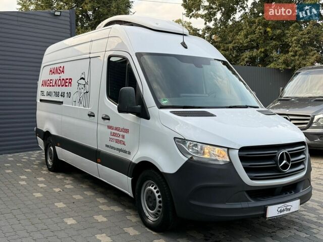 Белый Мерседес Sprinter, объемом двигателя 2.2 л и пробегом 330 тыс. км за 24500 $, фото 3 на Automoto.ua