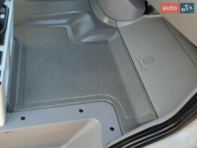 Белый Мерседес Sprinter, объемом двигателя 3 л и пробегом 311 тыс. км за 31900 $, фото 38 на Automoto.ua