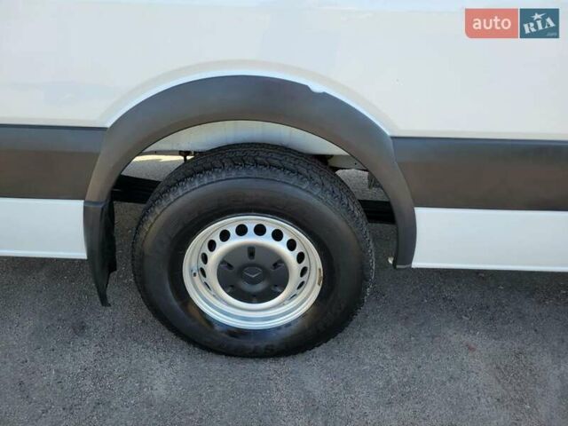 Белый Мерседес Sprinter, объемом двигателя 3 л и пробегом 311 тыс. км за 31800 $, фото 16 на Automoto.ua