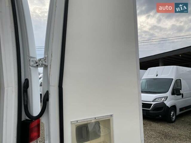 Белый Мерседес Sprinter, объемом двигателя 2.2 л и пробегом 170 тыс. км за 21450 $, фото 30 на Automoto.ua