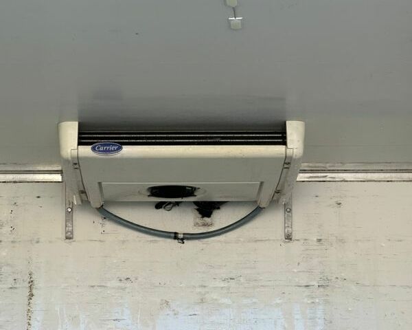 Белый Мерседес Sprinter, объемом двигателя 2.2 л и пробегом 560 тыс. км за 34900 $, фото 36 на Automoto.ua