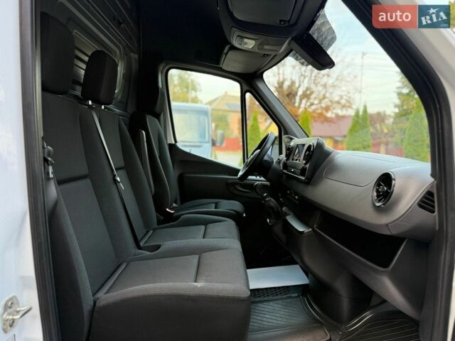 Белый Мерседес Sprinter, объемом двигателя 2.2 л и пробегом 330 тыс. км за 24500 $, фото 21 на Automoto.ua