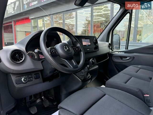 Белый Мерседес Sprinter, объемом двигателя 2.2 л и пробегом 330 тыс. км за 24500 $, фото 11 на Automoto.ua