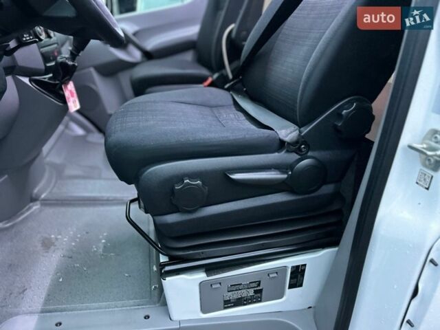 Белый Мерседес Sprinter, объемом двигателя 2.2 л и пробегом 175 тыс. км за 25450 $, фото 53 на Automoto.ua