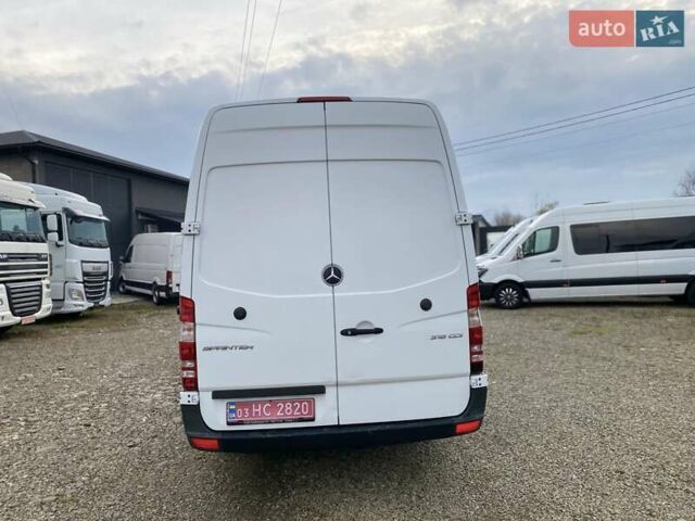 Белый Мерседес Sprinter, объемом двигателя 2.2 л и пробегом 170 тыс. км за 21450 $, фото 8 на Automoto.ua