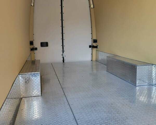 Белый Мерседес Sprinter, объемом двигателя 3 л и пробегом 311 тыс. км за 31900 $, фото 42 на Automoto.ua