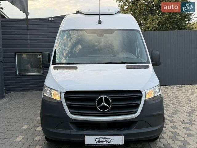 Белый Мерседес Sprinter, объемом двигателя 2.2 л и пробегом 330 тыс. км за 24500 $, фото 2 на Automoto.ua