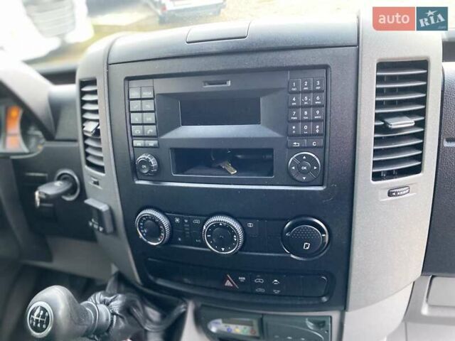 Белый Мерседес Sprinter, объемом двигателя 2.2 л и пробегом 170 тыс. км за 21450 $, фото 40 на Automoto.ua