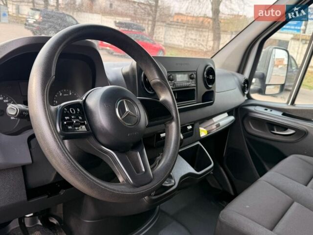 Белый Мерседес Sprinter, объемом двигателя 2.2 л и пробегом 238 тыс. км за 35000 $, фото 28 на Automoto.ua