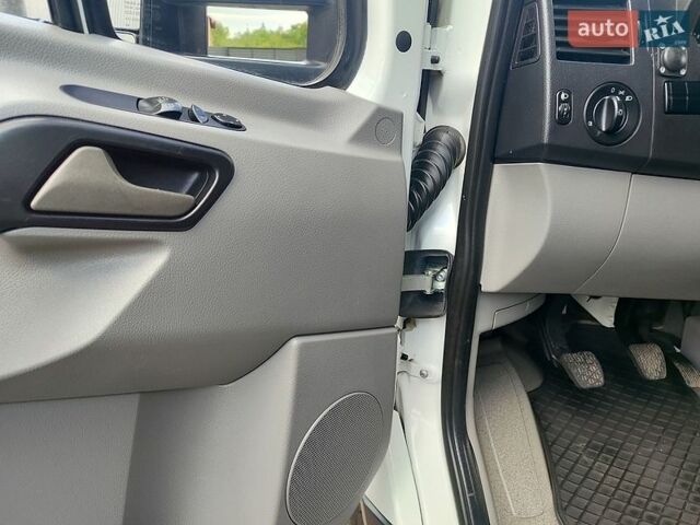 Белый Мерседес Sprinter, объемом двигателя 2.1 л и пробегом 270 тыс. км за 21600 $, фото 28 на Automoto.ua