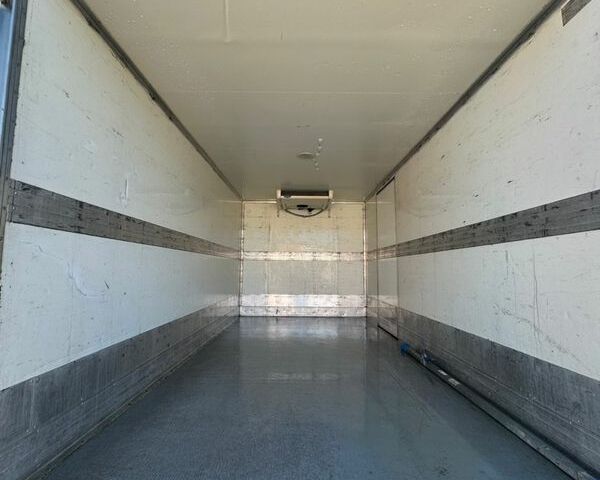 Белый Мерседес Sprinter, объемом двигателя 2.2 л и пробегом 560 тыс. км за 34900 $, фото 35 на Automoto.ua