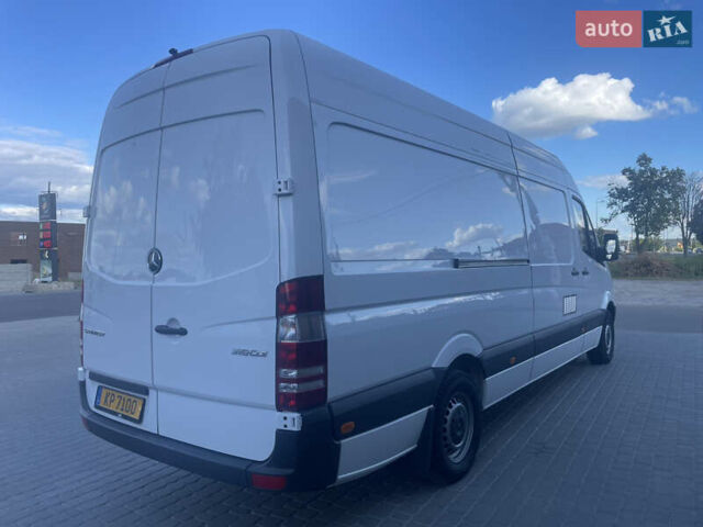 Белый Мерседес Sprinter, объемом двигателя 3 л и пробегом 281 тыс. км за 27900 $, фото 2 на Automoto.ua