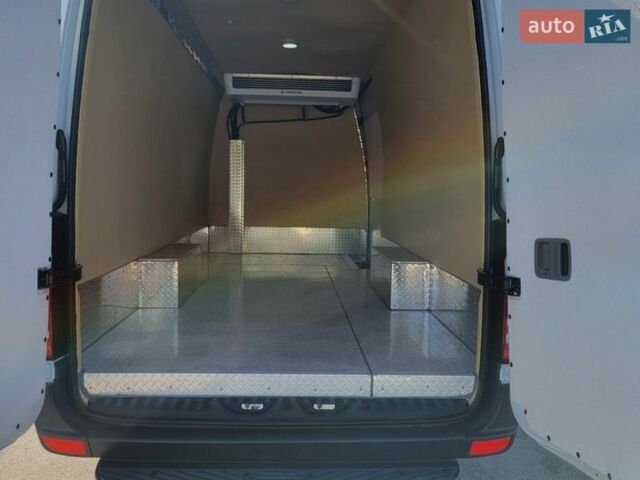 Белый Мерседес Sprinter, объемом двигателя 3 л и пробегом 311 тыс. км за 31900 $, фото 13 на Automoto.ua