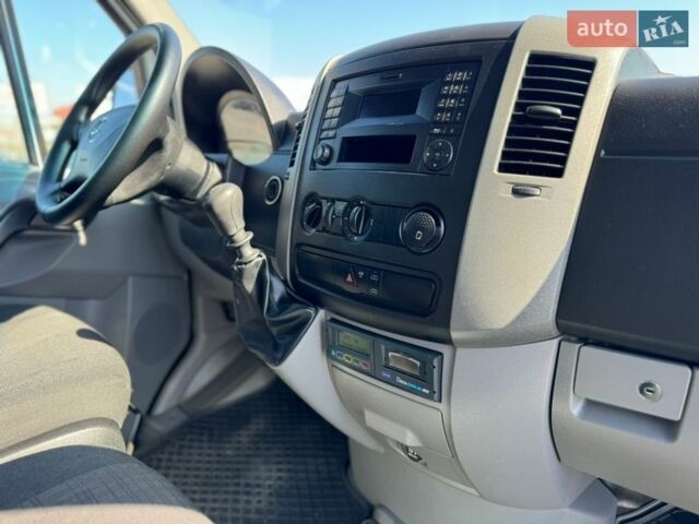 Белый Мерседес Sprinter, объемом двигателя 2.14 л и пробегом 283 тыс. км за 19500 $, фото 44 на Automoto.ua