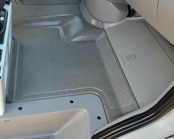 Белый Мерседес Sprinter, объемом двигателя 3 л и пробегом 311 тыс. км за 31900 $, фото 25 на Automoto.ua