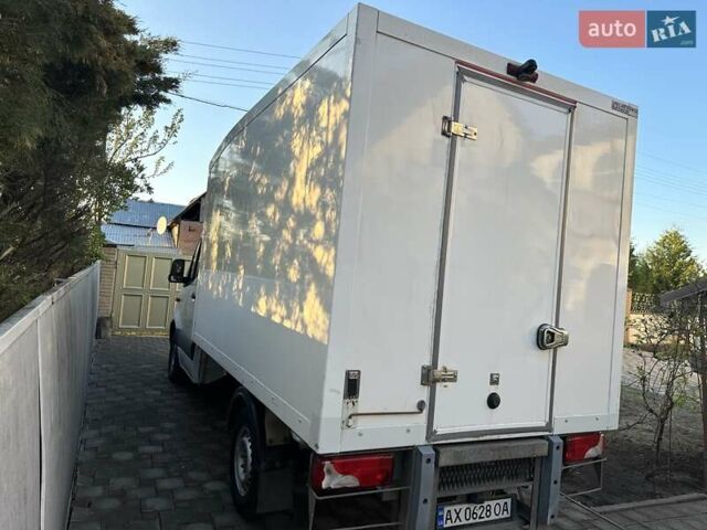 Белый Мерседес Sprinter, объемом двигателя 2.14 л и пробегом 266 тыс. км за 21200 $, фото 3 на Automoto.ua