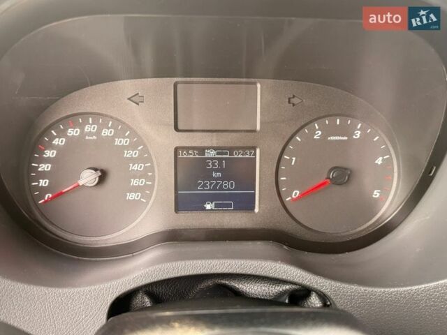 Белый Мерседес Sprinter, объемом двигателя 2.2 л и пробегом 238 тыс. км за 35000 $, фото 26 на Automoto.ua