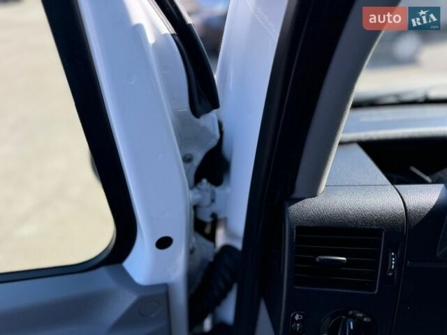 Белый Мерседес Sprinter, объемом двигателя 2.14 л и пробегом 283 тыс. км за 19500 $, фото 61 на Automoto.ua
