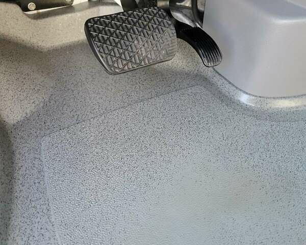 Белый Мерседес Sprinter, объемом двигателя 3 л и пробегом 311 тыс. км за 31900 $, фото 27 на Automoto.ua