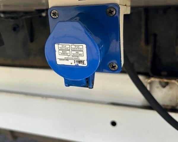 Белый Мерседес Sprinter, объемом двигателя 2.2 л и пробегом 560 тыс. км за 34900 $, фото 24 на Automoto.ua