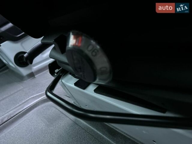 Белый Мерседес Sprinter, объемом двигателя 2.2 л и пробегом 175 тыс. км за 25450 $, фото 52 на Automoto.ua