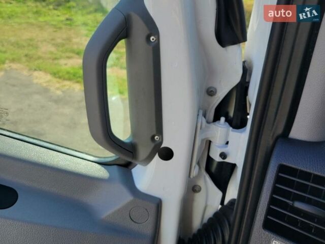Белый Мерседес Sprinter, объемом двигателя 3 л и пробегом 311 тыс. км за 31900 $, фото 27 на Automoto.ua