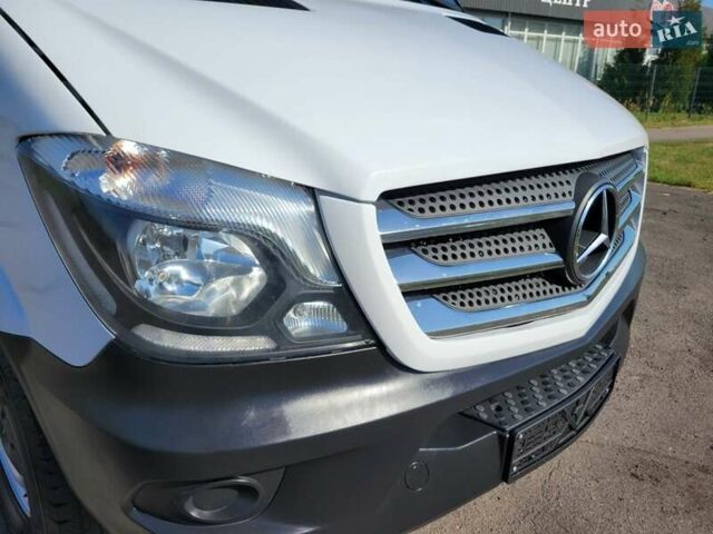 Белый Мерседес Sprinter, объемом двигателя 3 л и пробегом 311 тыс. км за 31800 $, фото 7 на Automoto.ua