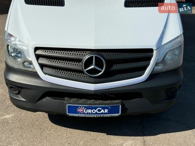 Белый Мерседес Sprinter, объемом двигателя 2.14 л и пробегом 283 тыс. км за 19500 $, фото 4 на Automoto.ua