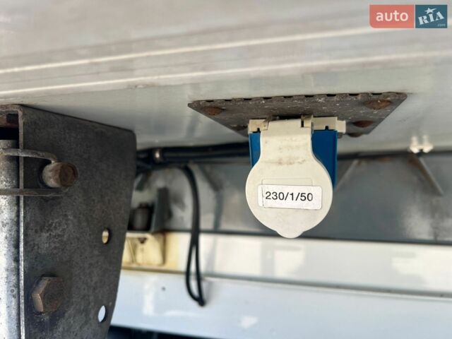 Білий Мерседес Sprinter, об'ємом двигуна 2.2 л та пробігом 258 тис. км за 32500 $, фото 21 на Automoto.ua
