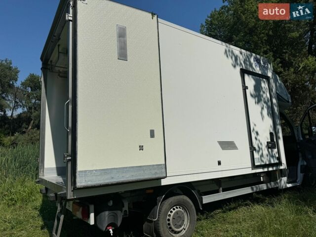 Белый Мерседес Sprinter, объемом двигателя 2.14 л и пробегом 300 тыс. км за 24000 $, фото 3 на Automoto.ua