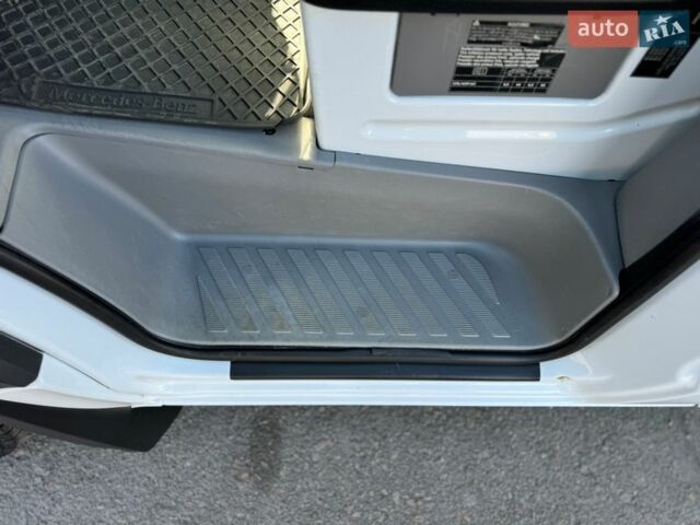 Белый Мерседес Sprinter, объемом двигателя 2.14 л и пробегом 283 тыс. км за 19500 $, фото 55 на Automoto.ua