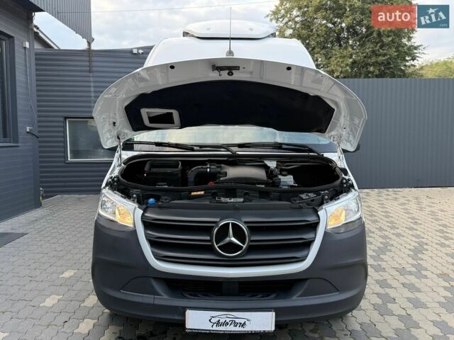 Белый Мерседес Sprinter, объемом двигателя 2.2 л и пробегом 330 тыс. км за 24500 $, фото 27 на Automoto.ua