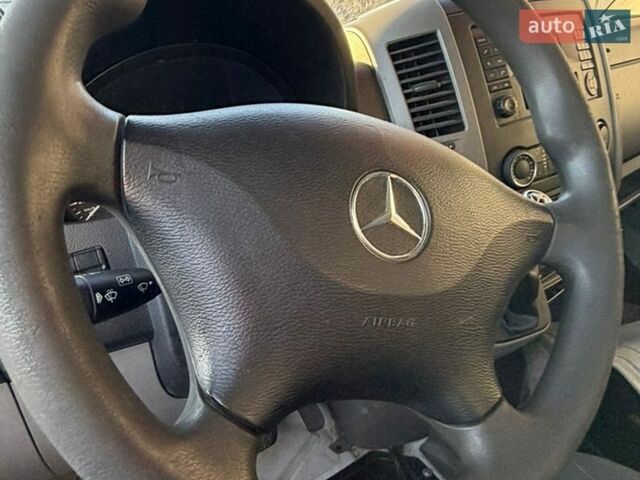 Белый Мерседес Sprinter, объемом двигателя 0 л и пробегом 120 тыс. км за 15000 $, фото 11 на Automoto.ua